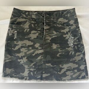 Vanilla Star Camo Button-Front Mini Skirt - 28”